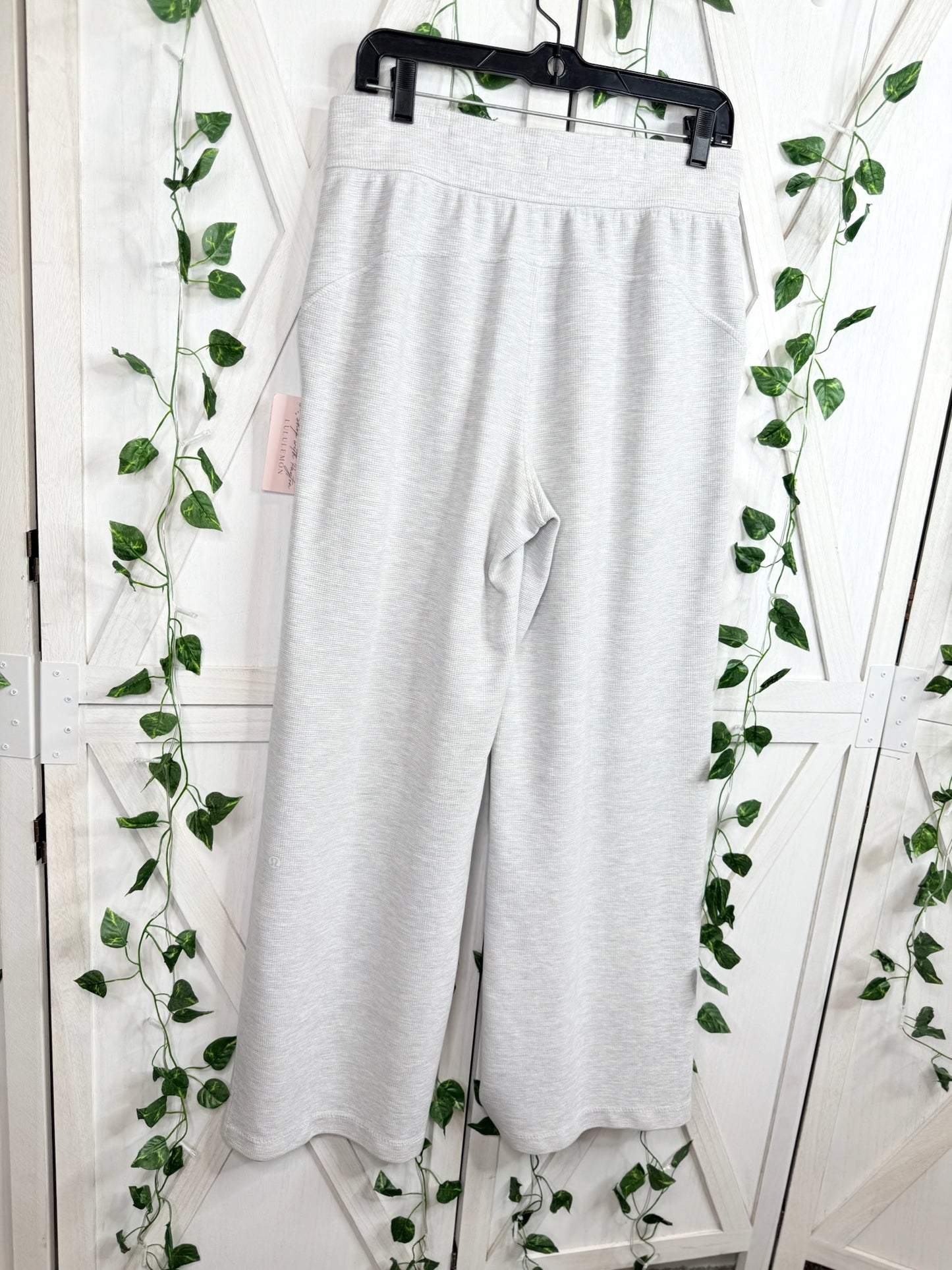 Lululemon Scuba Mid-Rise Wide-Leg Pant *Size M