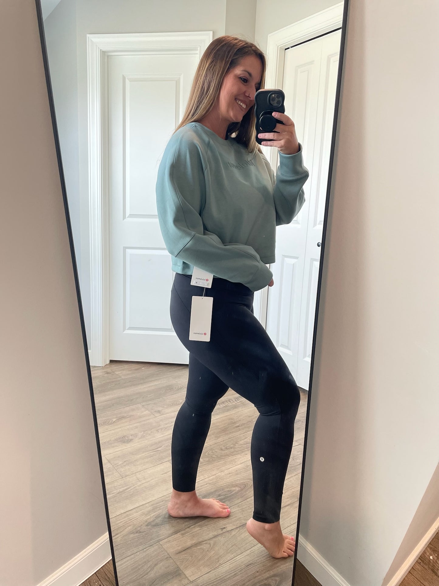 Smooth Spacer Cropped Pullover * Graphic *Size 10