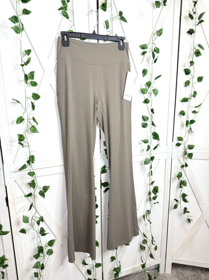 Groove Nulu HR Flared Pant *Regular *Size 8