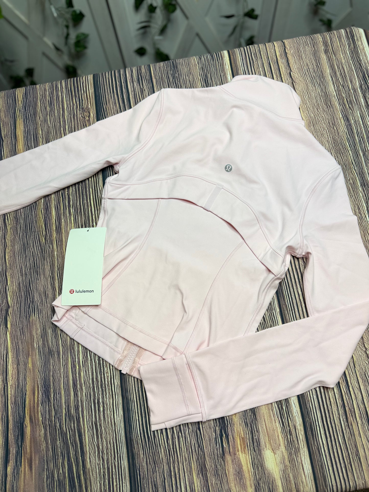 Define cropped jacket *nulu