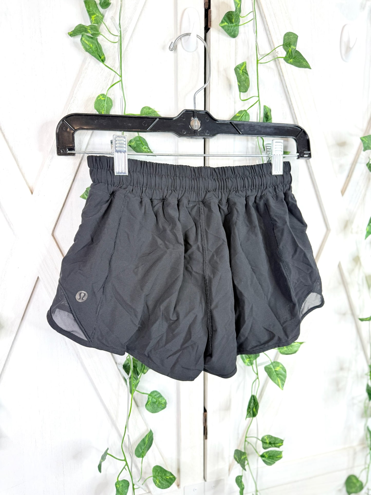Hotty Hot Short II *2.5"*Size 4