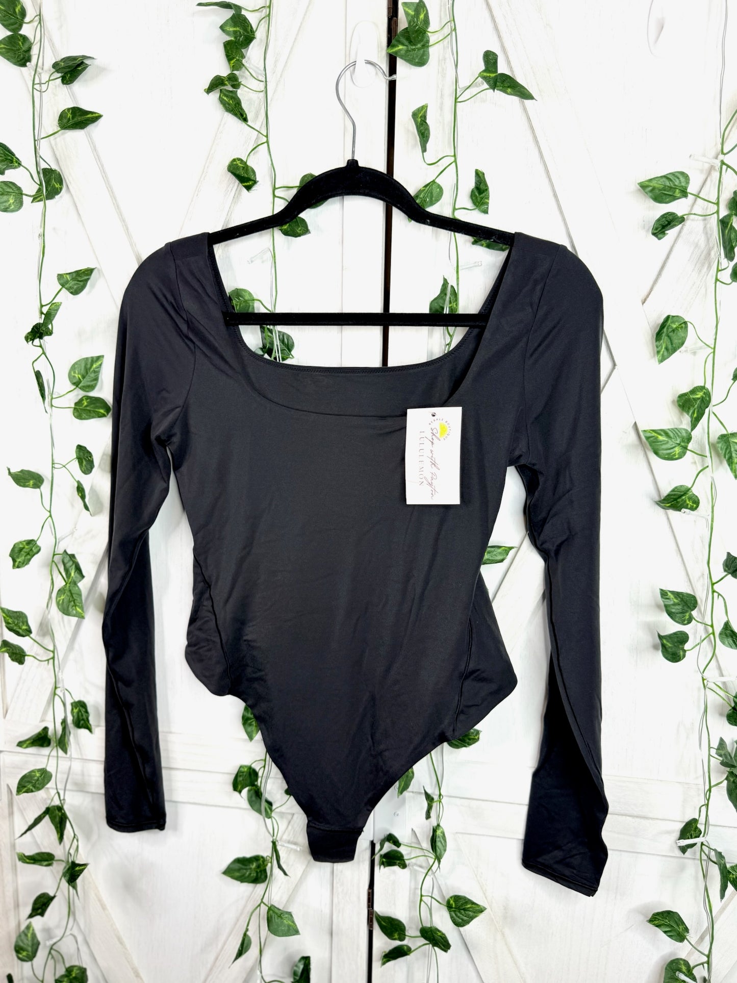 Nulu Square-Neck Long Sleeve Bodysuit *NEW*Size M