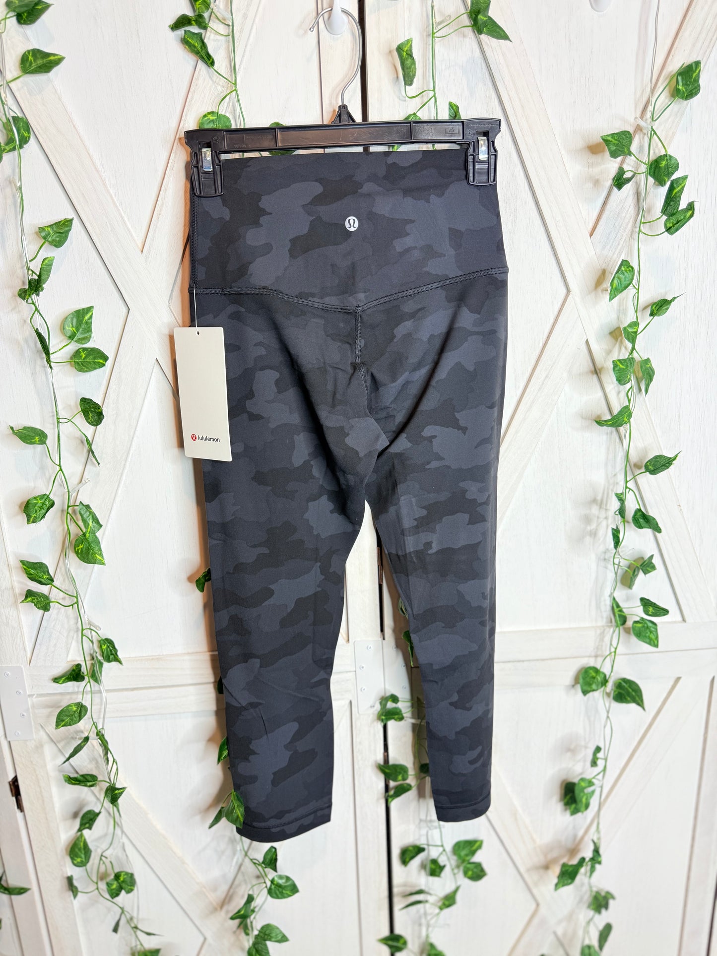 Lululemon align HR crop *Size 6 • 8 • 10