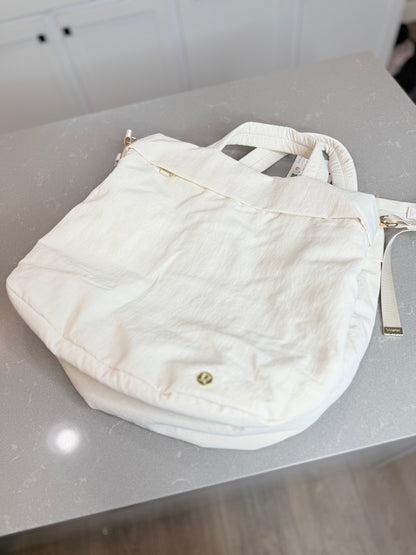 On My Level Tote 20L