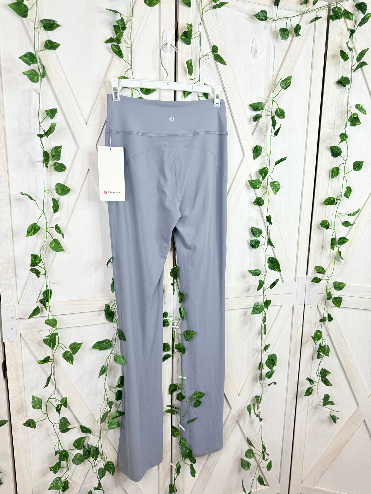 Groove Nulu HR Flared Pant *Regular *Size 6