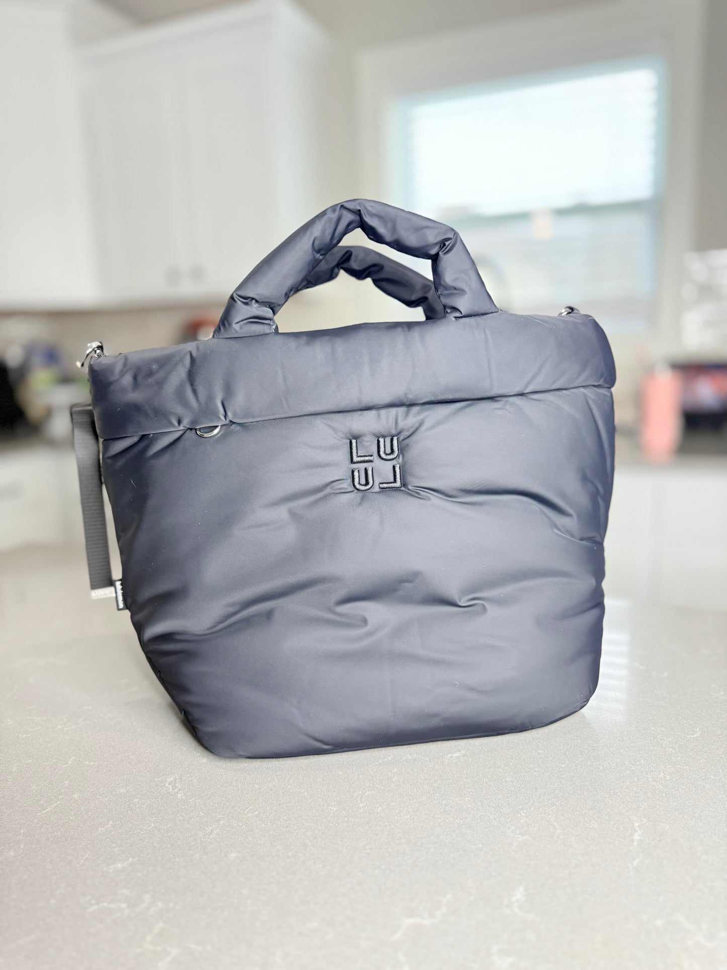 On My Level Tote 15L *Puffy