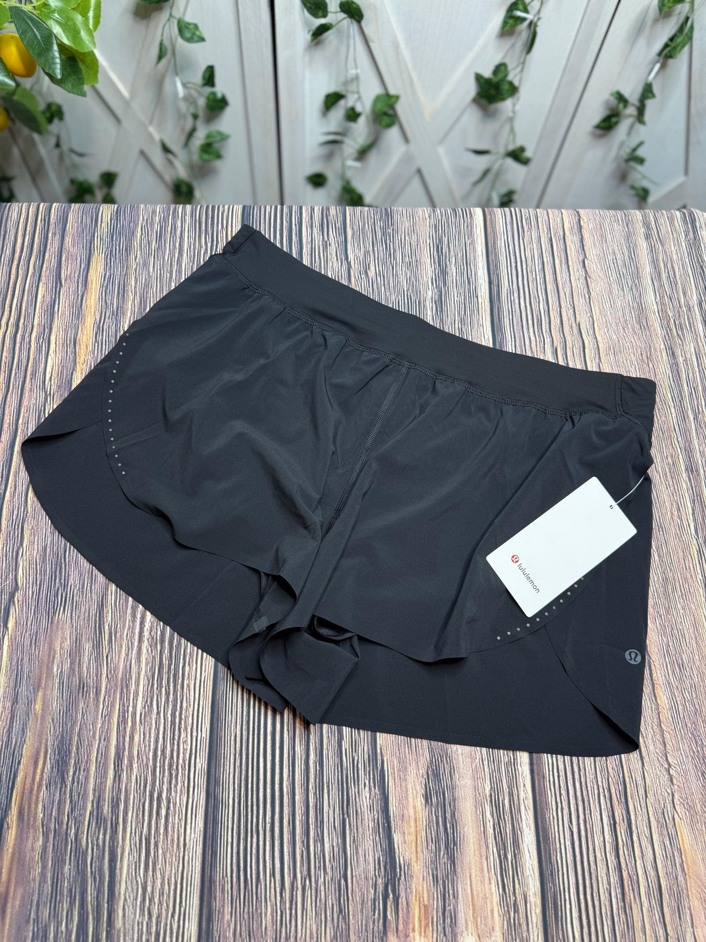 Fast and free high rise split short 3”