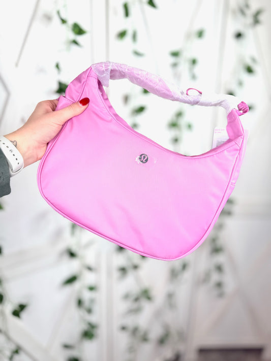 City Essentials Shoulder Bag