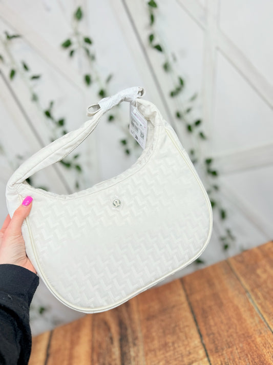 City Essentials Shoulder Bag