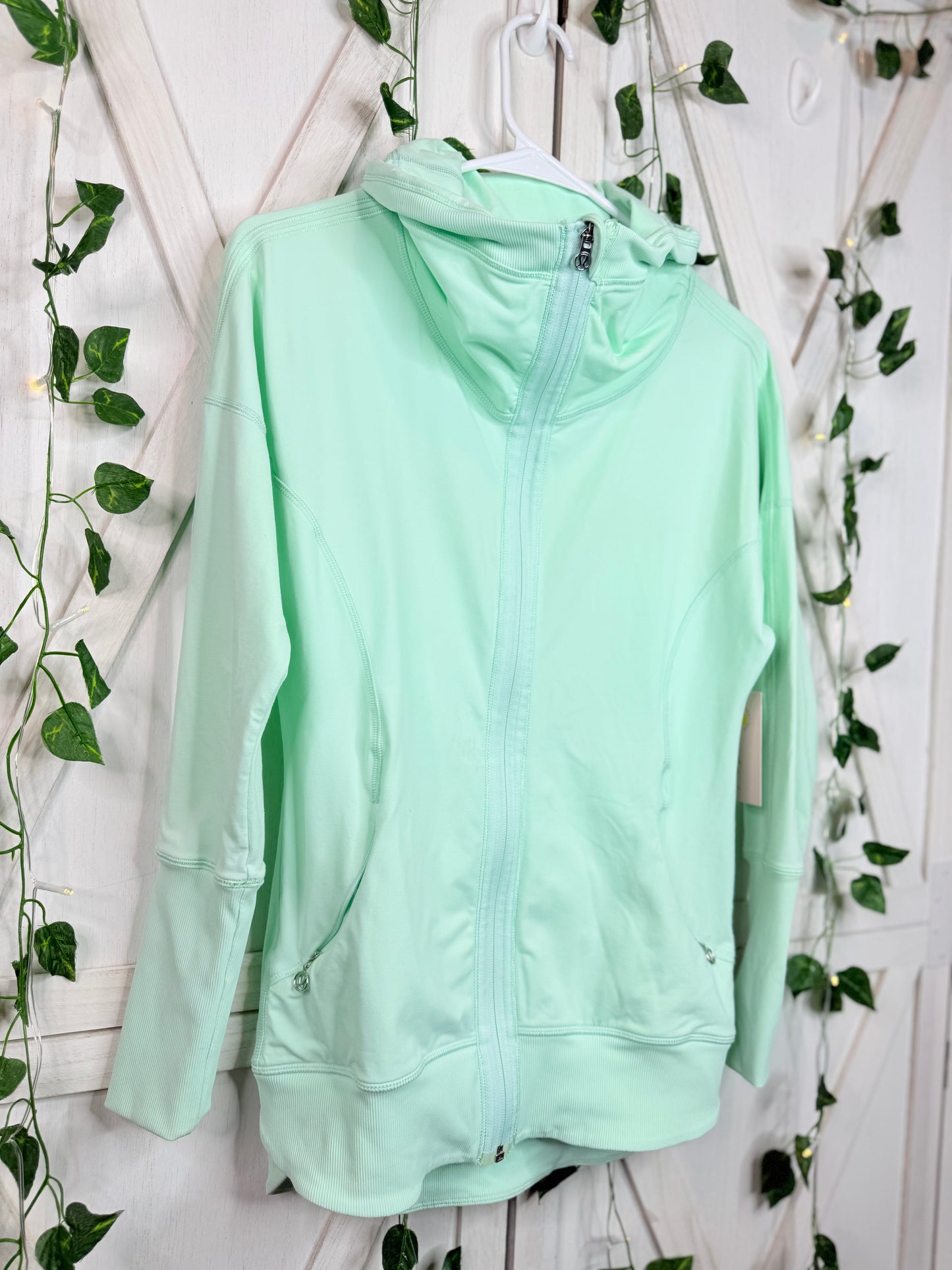 Lululemon jacket *Size 4