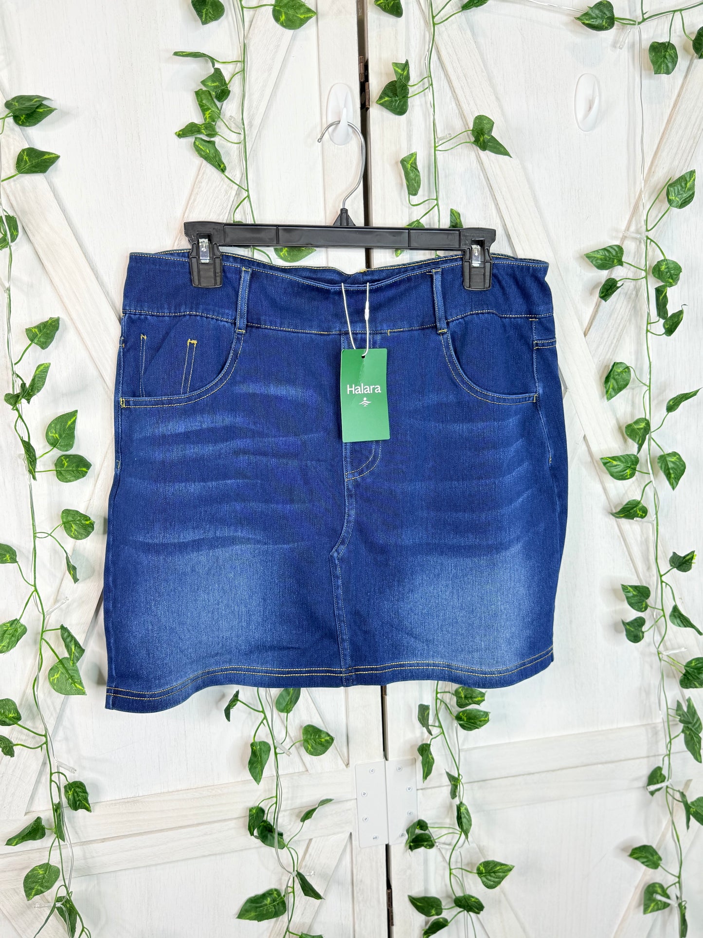 Halara Breathable Denim Mini skirt *Size XL