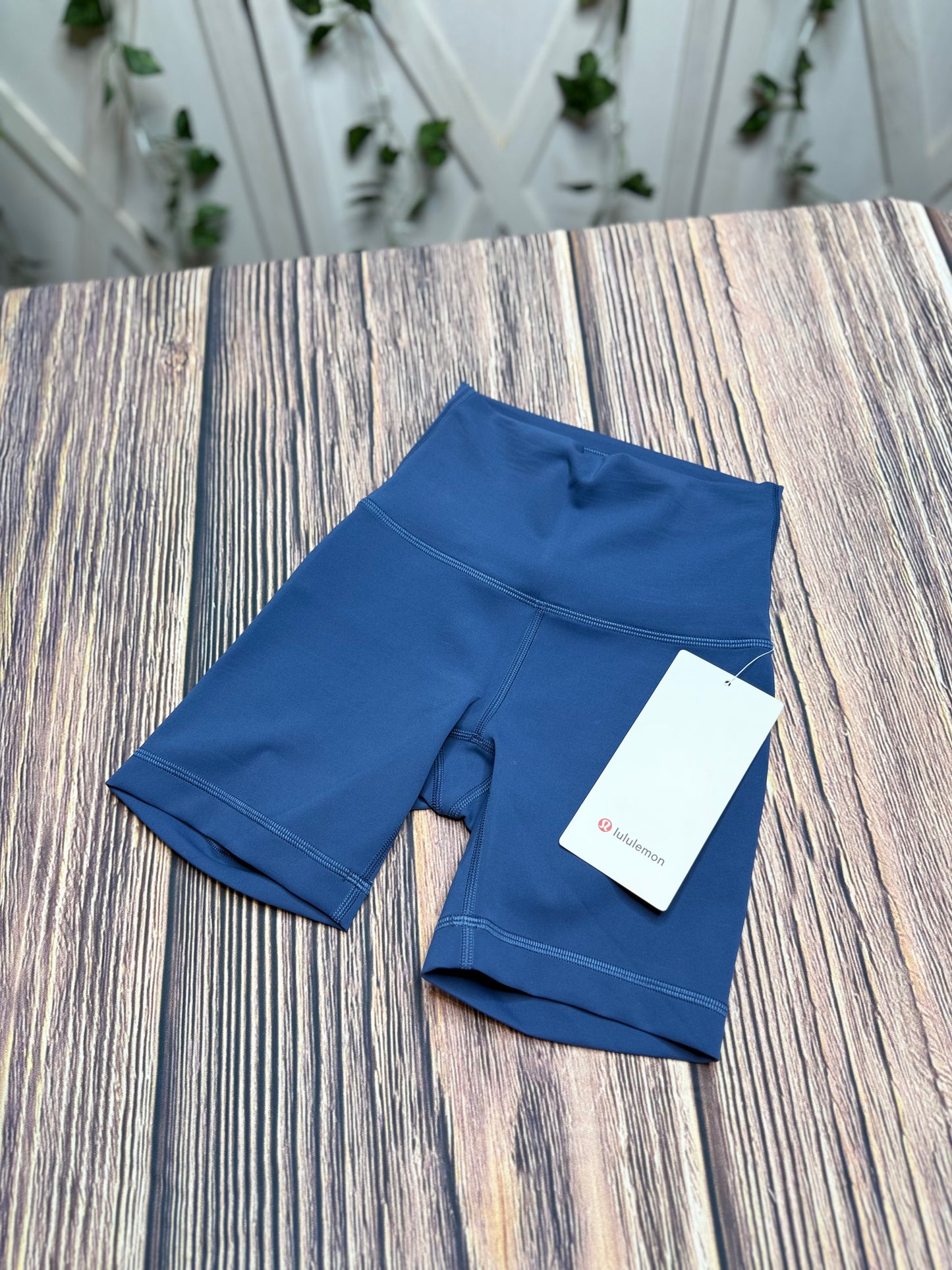 Wunder train HR short 6” Size 0