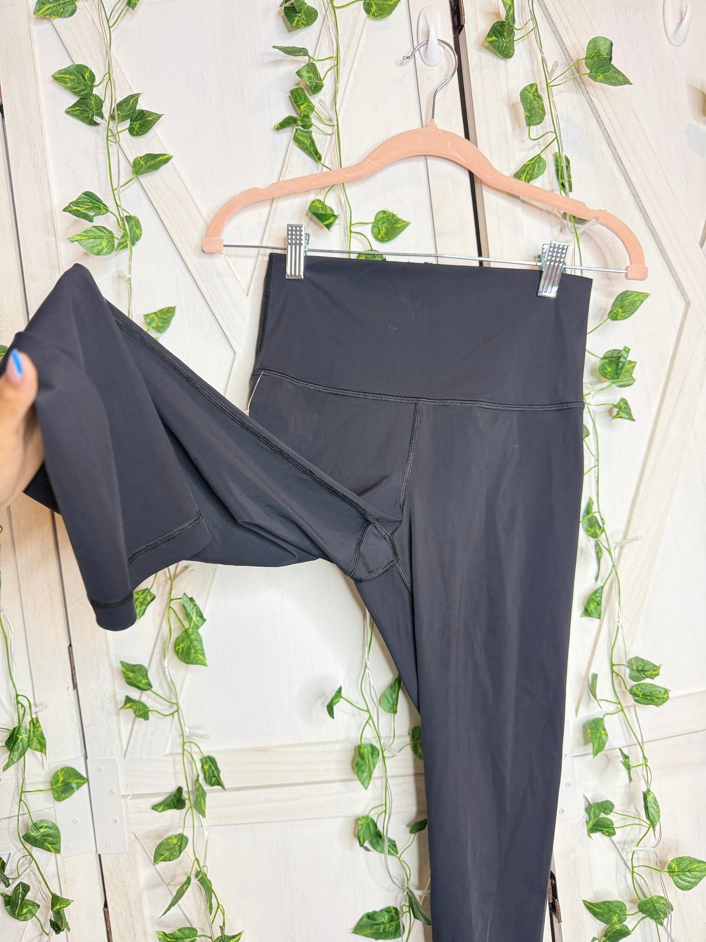 Lululemon leggings 22” *SIZE 6
