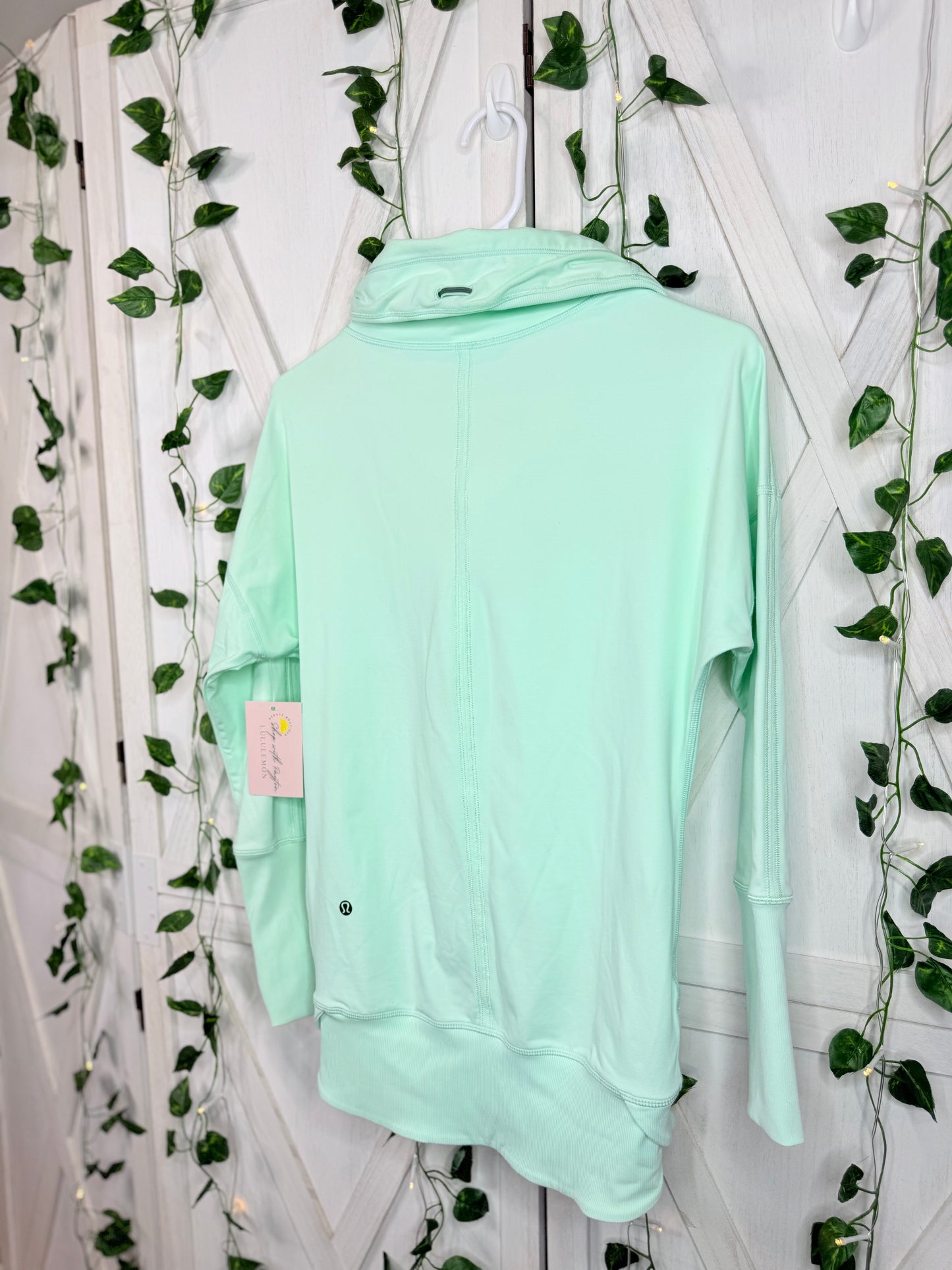 Lululemon jacket *Size 4