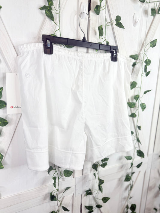 Cotton-Blend Poplin High-Rise Short 4” *Size XL