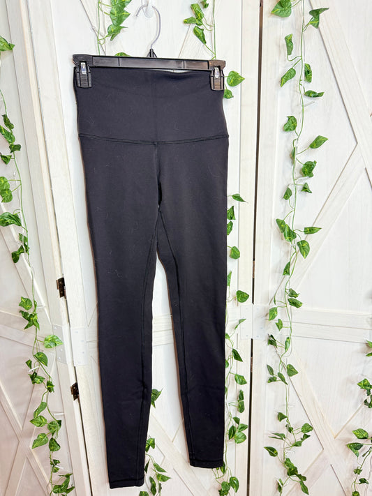 Wunder under black leggings * SIZE 4