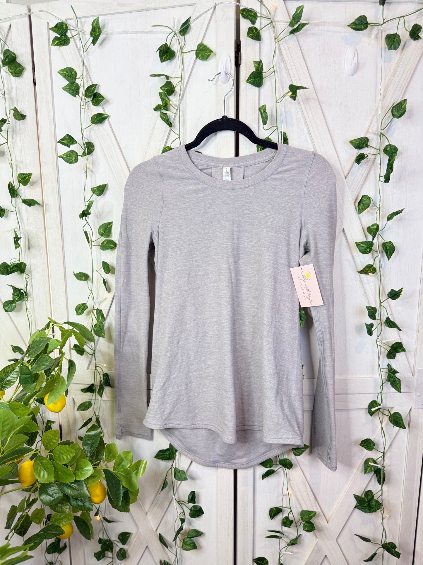 Lululemon long sleeve *Size 4
