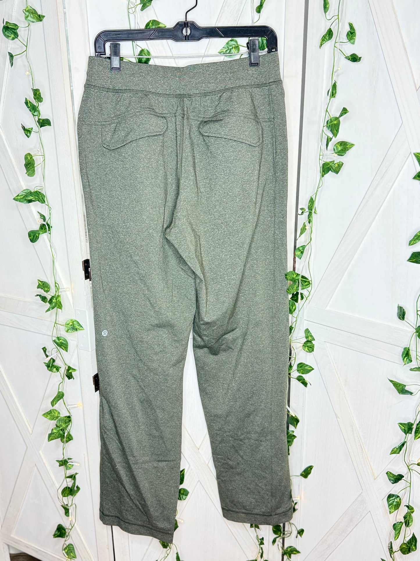 Men’s lululemon sweats 33” SIZE M