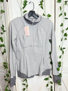 Lululemon pull over *SIZE 6