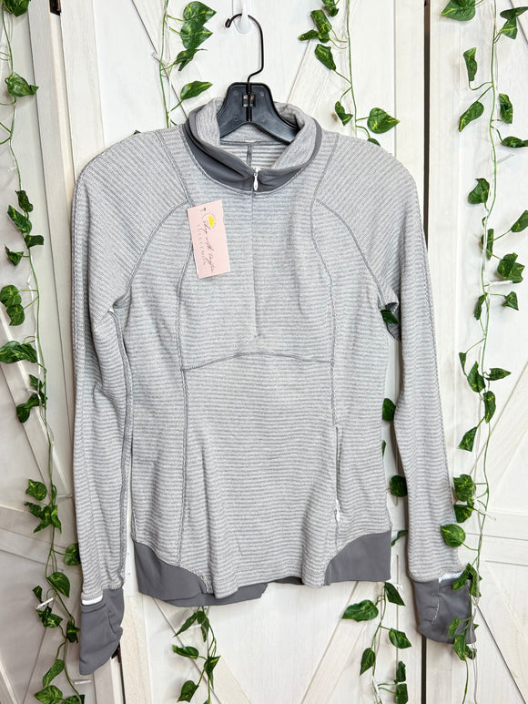 Lululemon pull over *SIZE 6