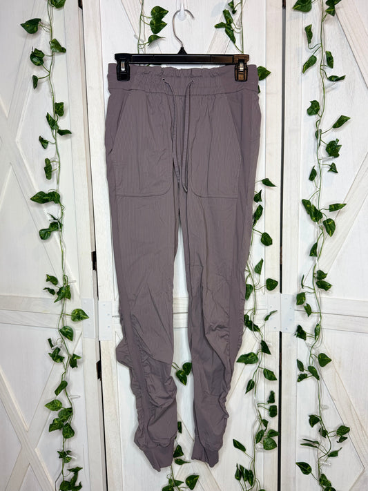 Lululemon Beyond the Studio Jogger *SIZE 4