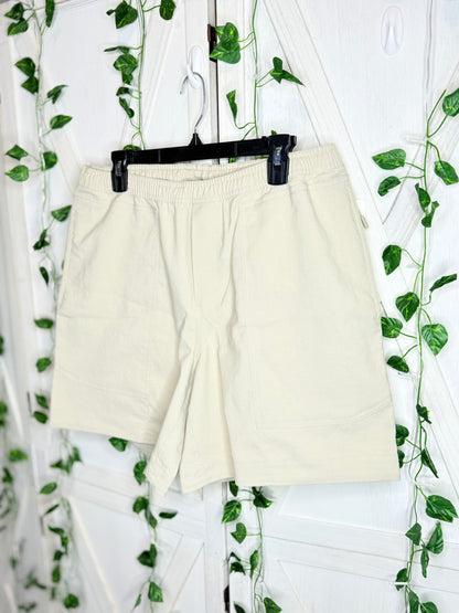 Relaxed-fit pull-on short *Size L