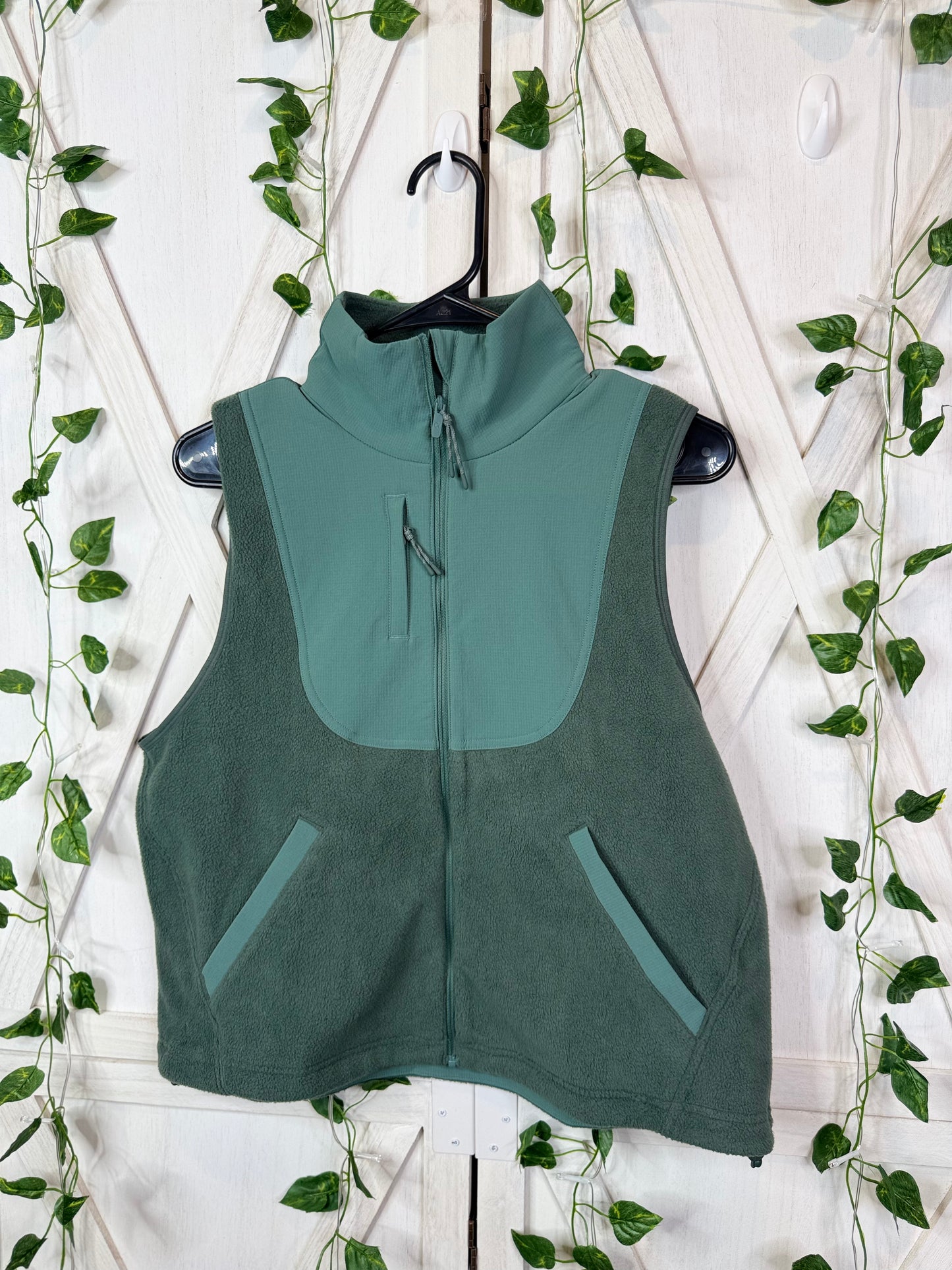 Fleece+rip stop hiking vest *Size 6