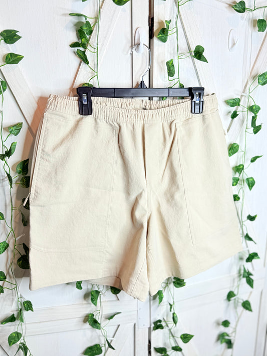 Relaxed-fit pull-on short *Size L