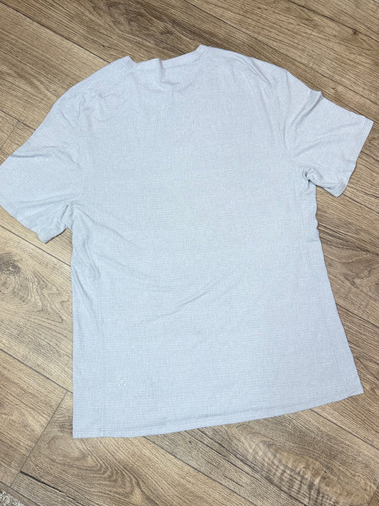 Men’s Lululemon shirt *SIZE M