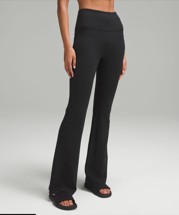 Groove Super-High-Rise Flared Pant
Nulu *Regular