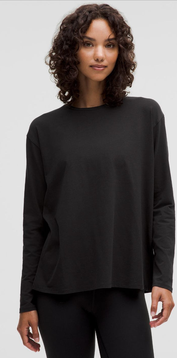 Twist-Back relaxed-fit long sleeve