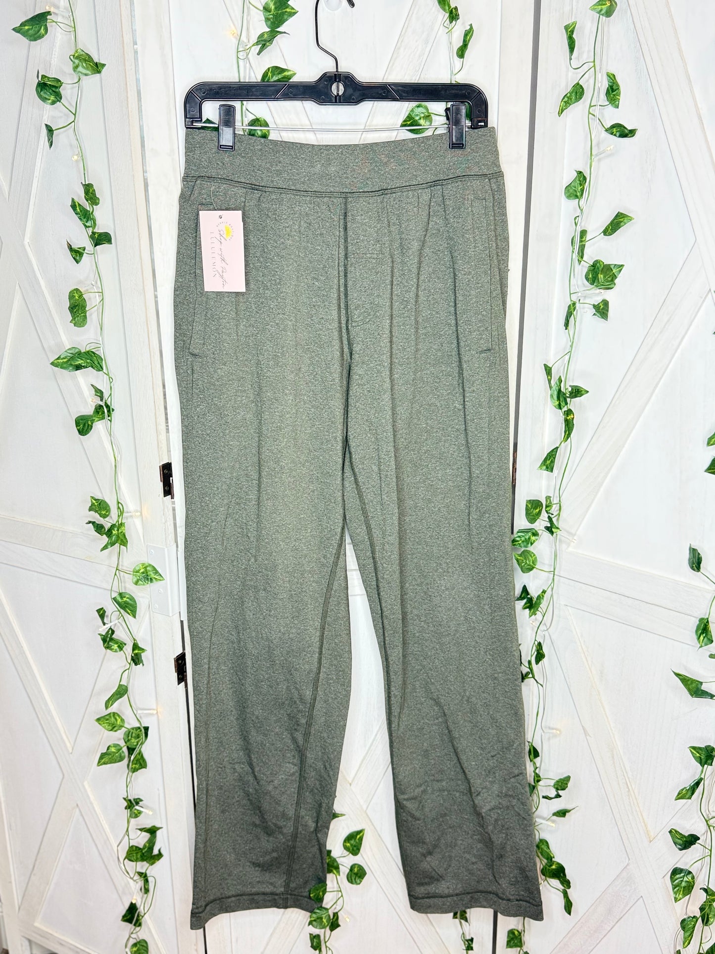Men’s lululemon sweats 33” SIZE M