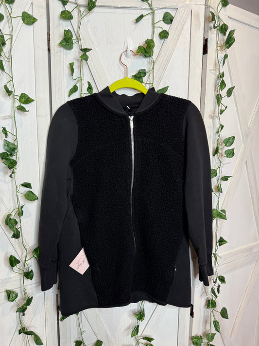 Stand Out Sherpa Jacket * SIZE 8