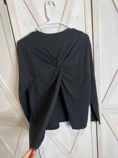 Twist-Back relaxed-fit long sleeve *Size Xs & S