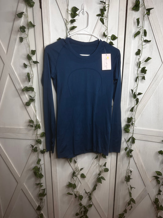Swiftly tech long sleeve*SIZE 8
