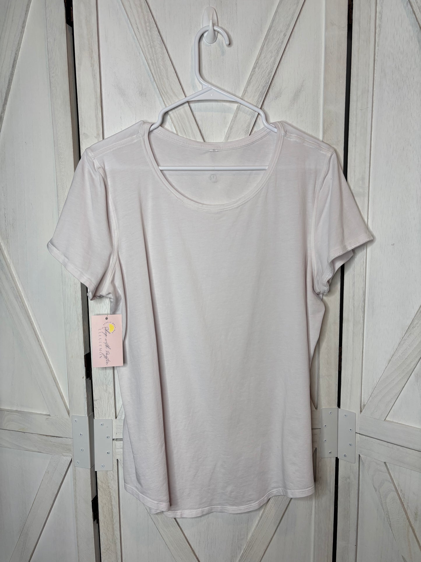 Love tee shirt small hole *SIZE 8