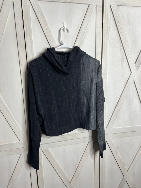 Cropped hoodie *SIZE 6