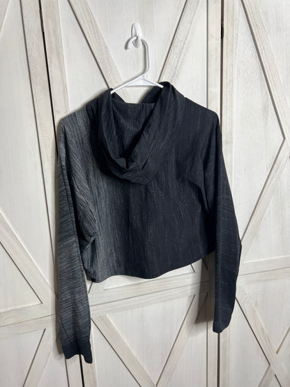 Cropped hoodie *SIZE 6