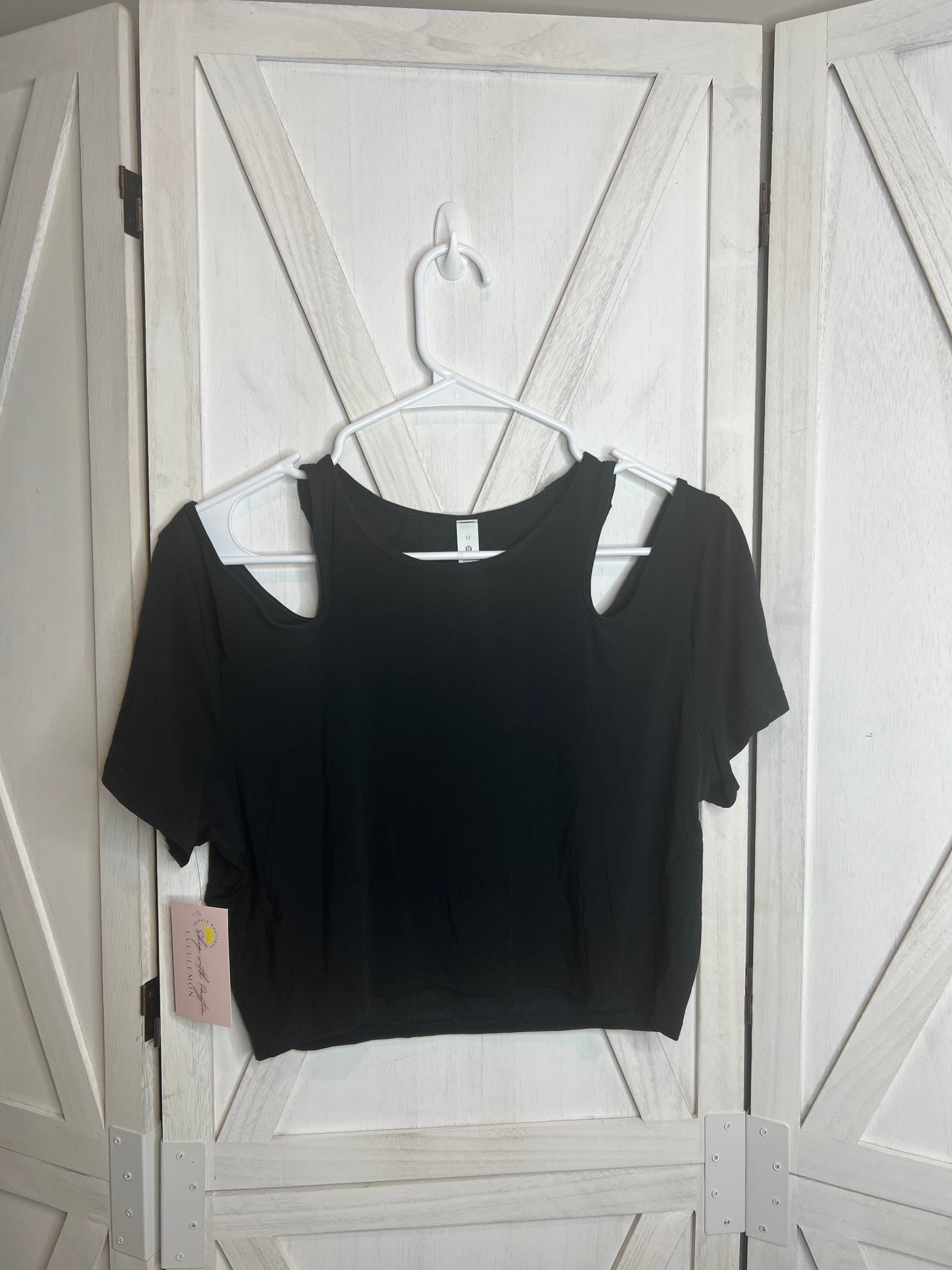 Shoulder Cut-Out Yoga T-Shirt* size 12