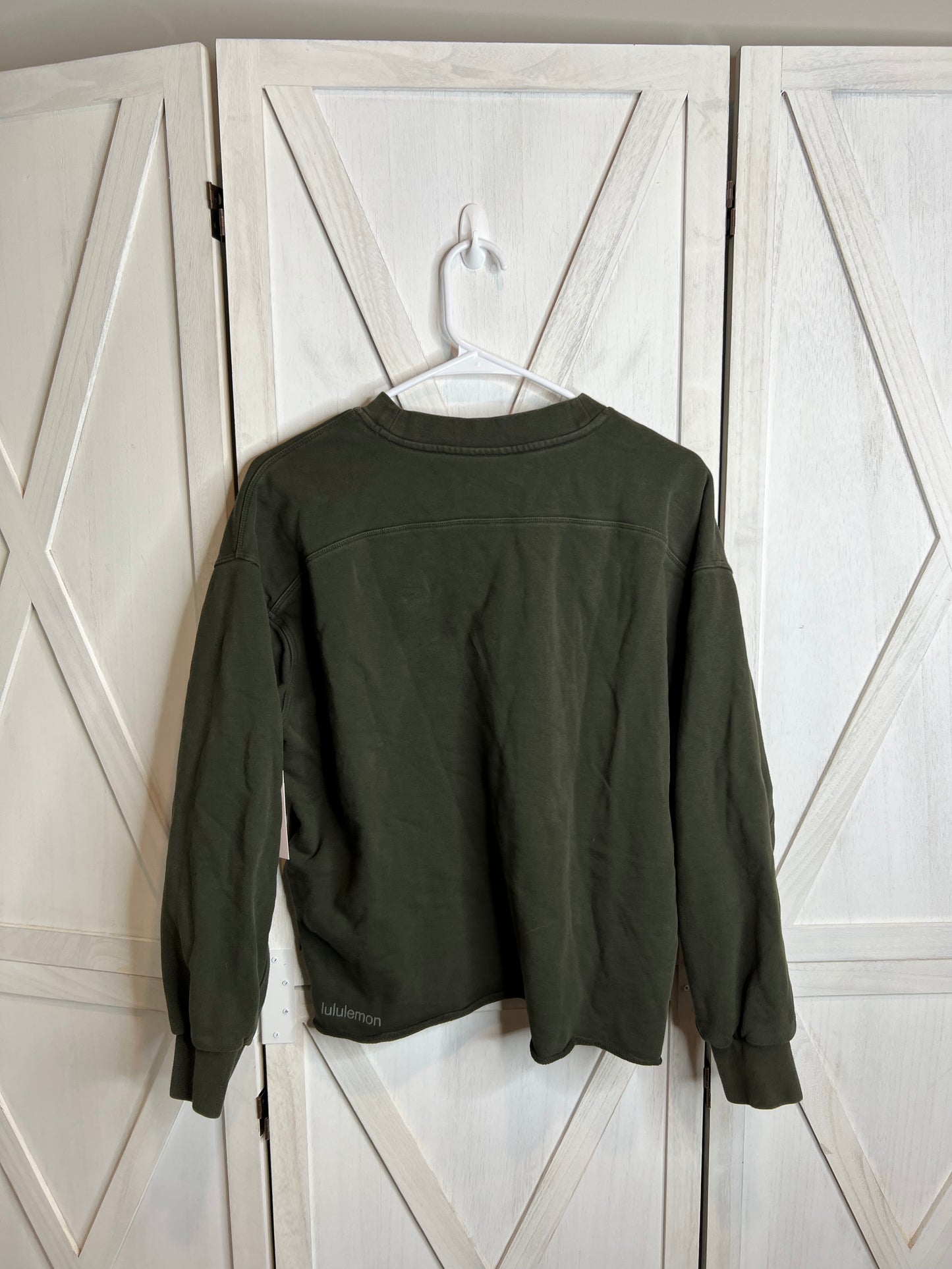 Lululemon crew *SIZE 6