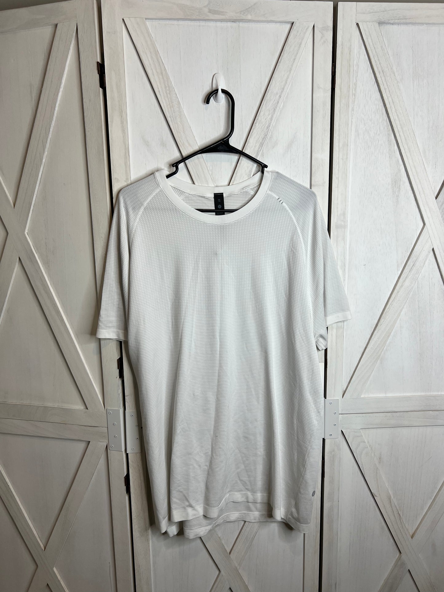 Metal vent tech short sleeve *SIZE XXL