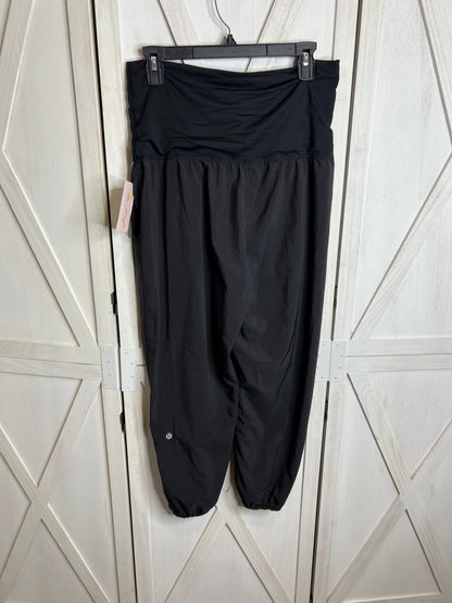 Lululemon Pant (hole) *SIZE 8