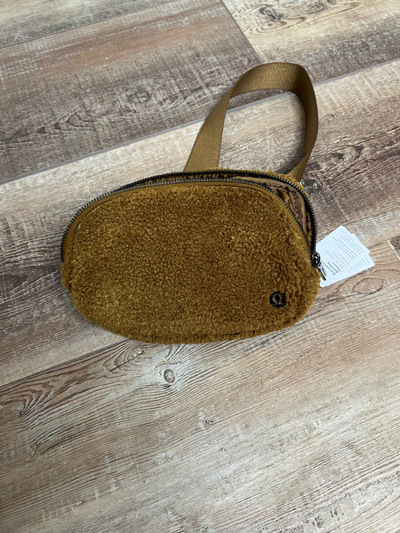 Fleece belt bag