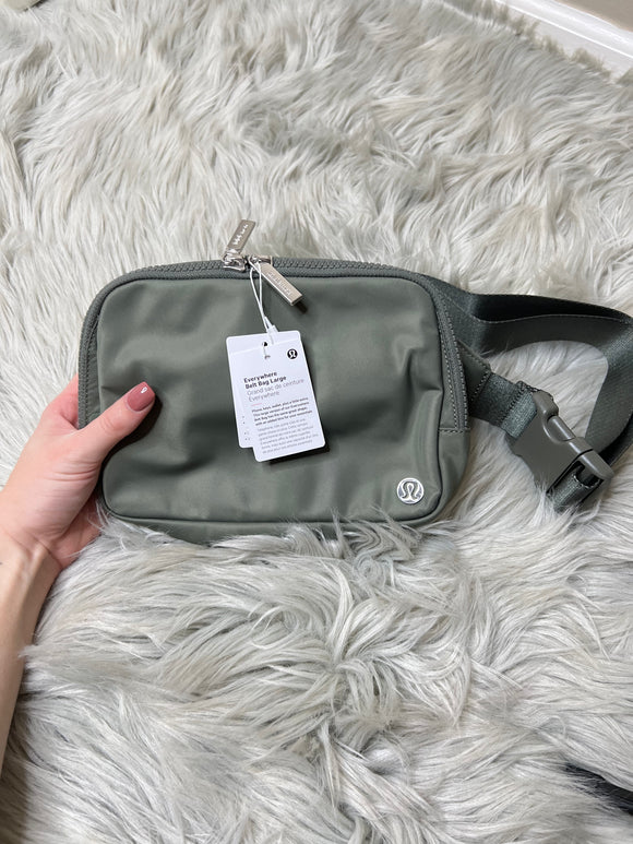 Lululemon high quality everywhere belt bag large Grey Sage